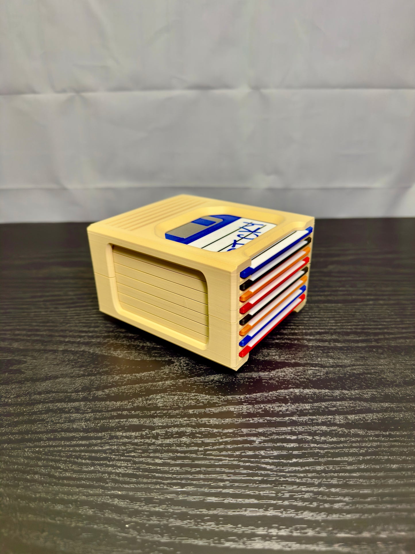 Floppy Click™ – Retro Coaster Holder 💾⚡️