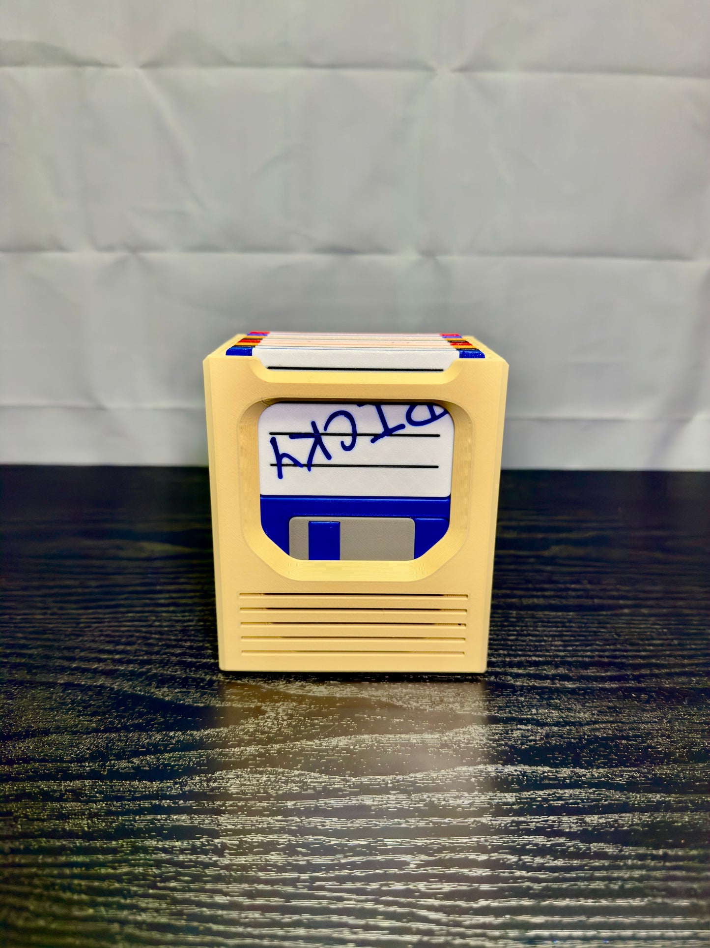 Floppy Click™ – Retro Coaster Holder 💾⚡️